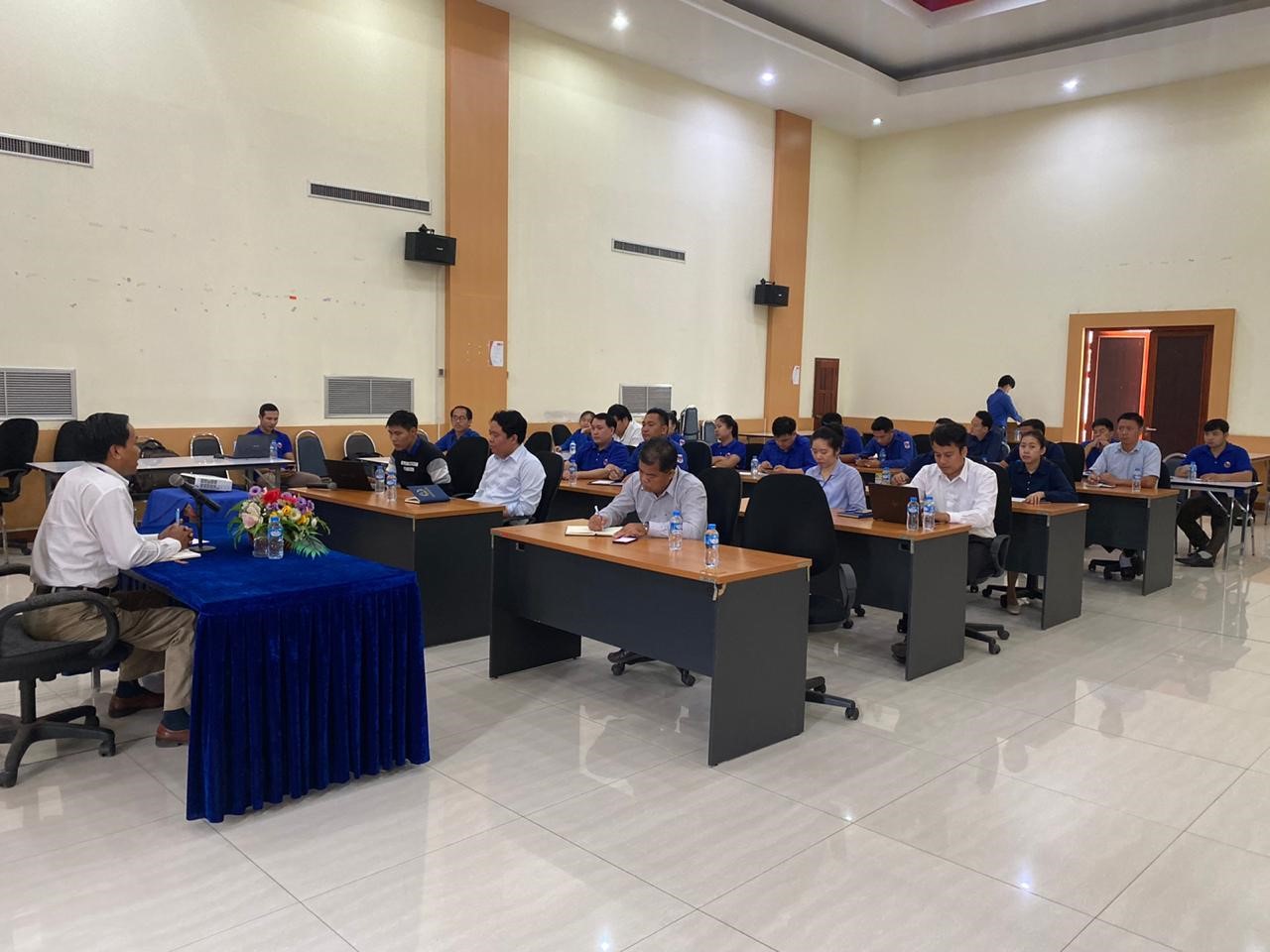 ກະຊວງ ປທສ ສືບຕໍ່ສຳມະນາກ່ຽວກັບນິຕິກຳ ແລະ ລະບົບຂື້ນທະບຽນເລກໝາຍໂທລະສັບ 